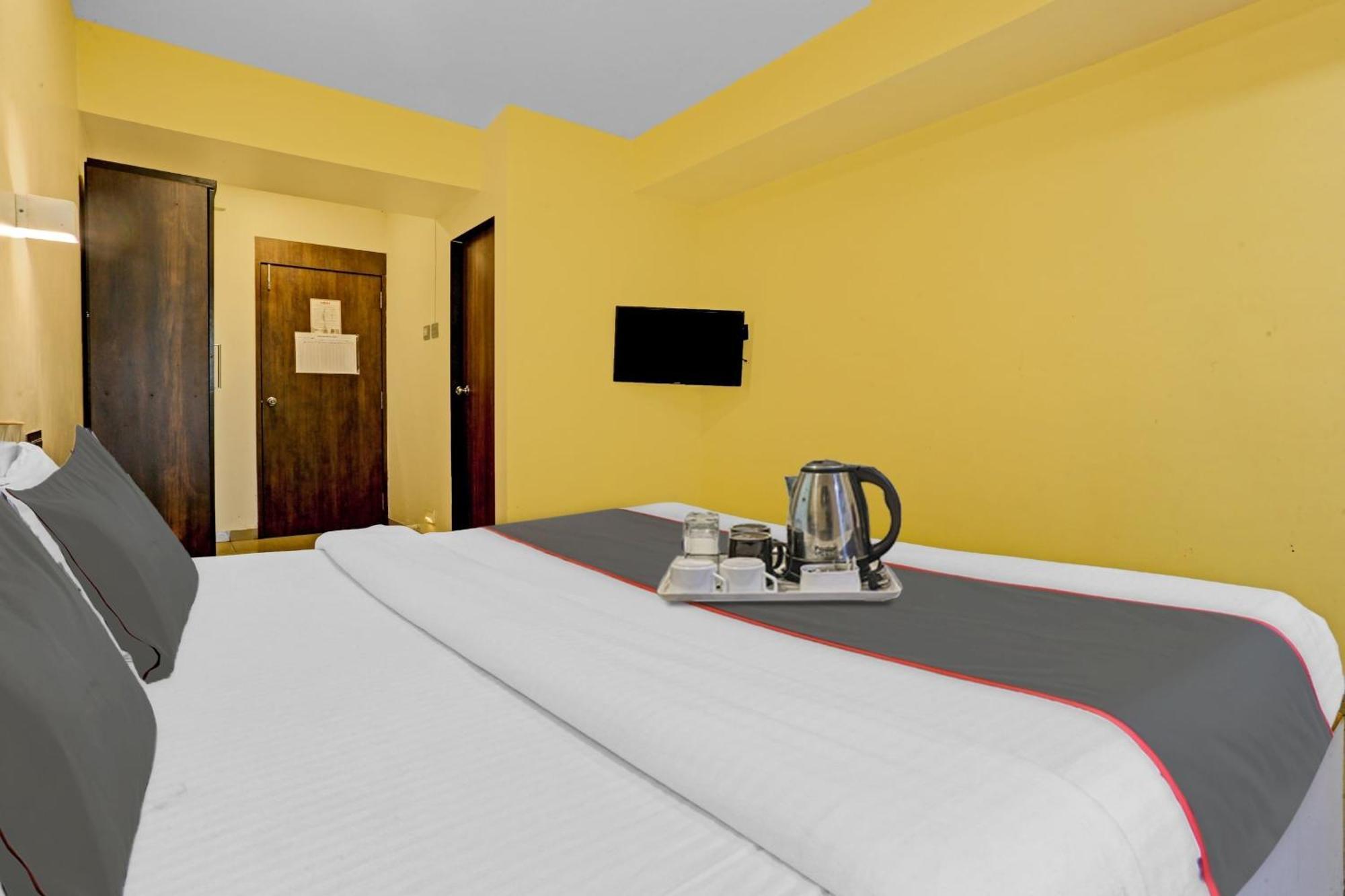 Oyo Salt House Hotel Mumbai Bagian luar foto