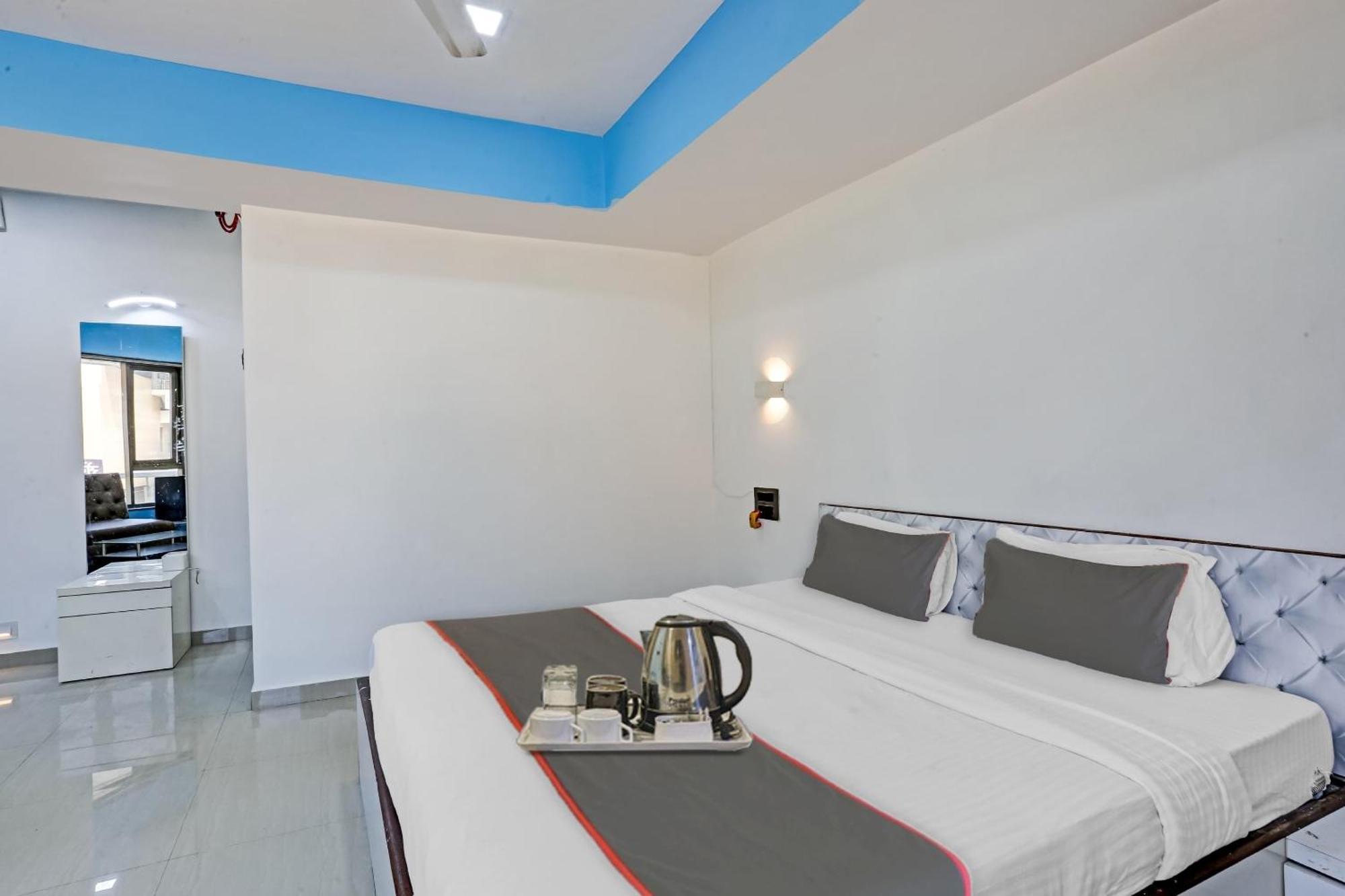 Oyo Salt House Hotel Mumbai Bagian luar foto