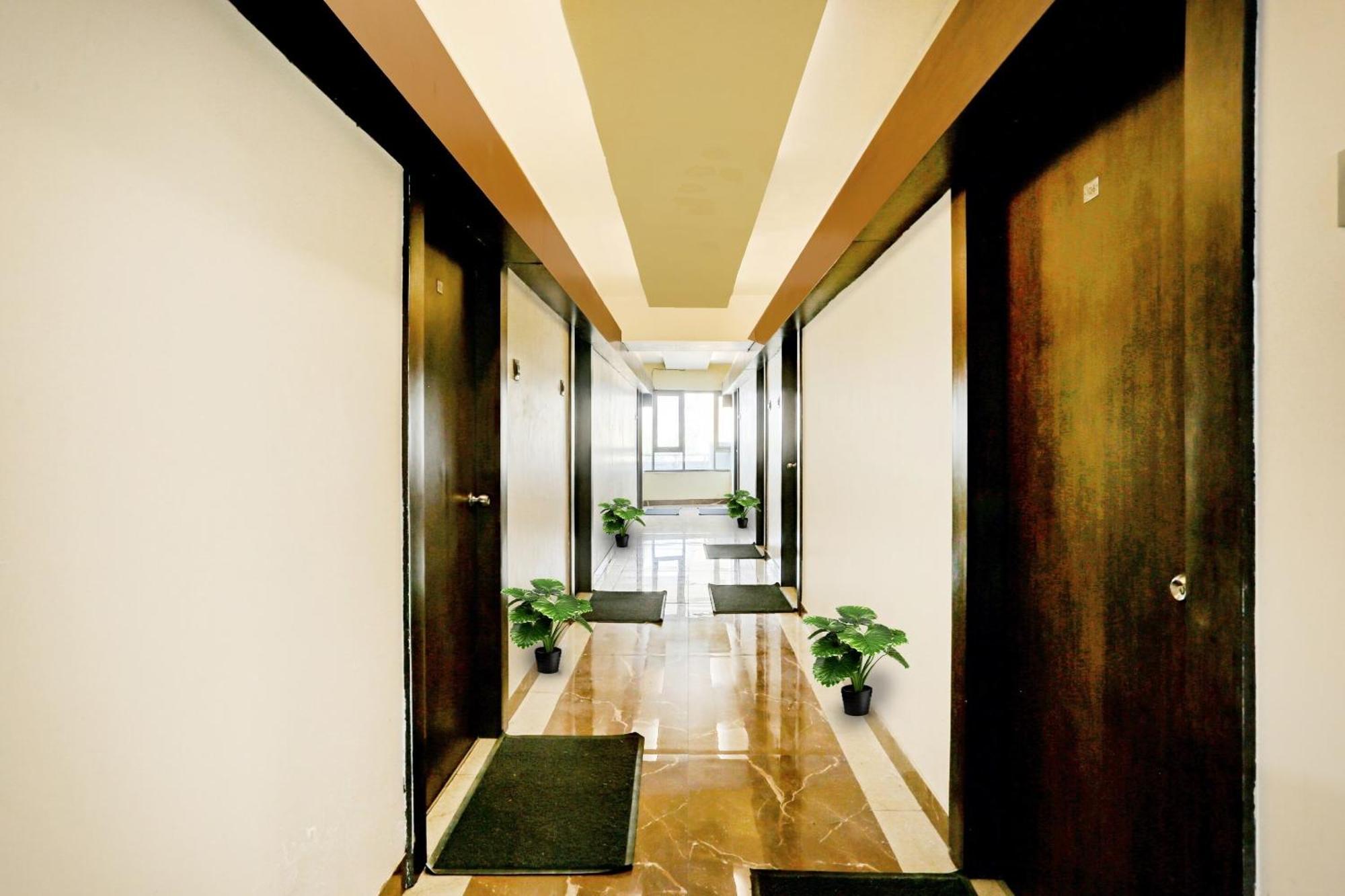 Oyo Salt House Hotel Mumbai Bagian luar foto